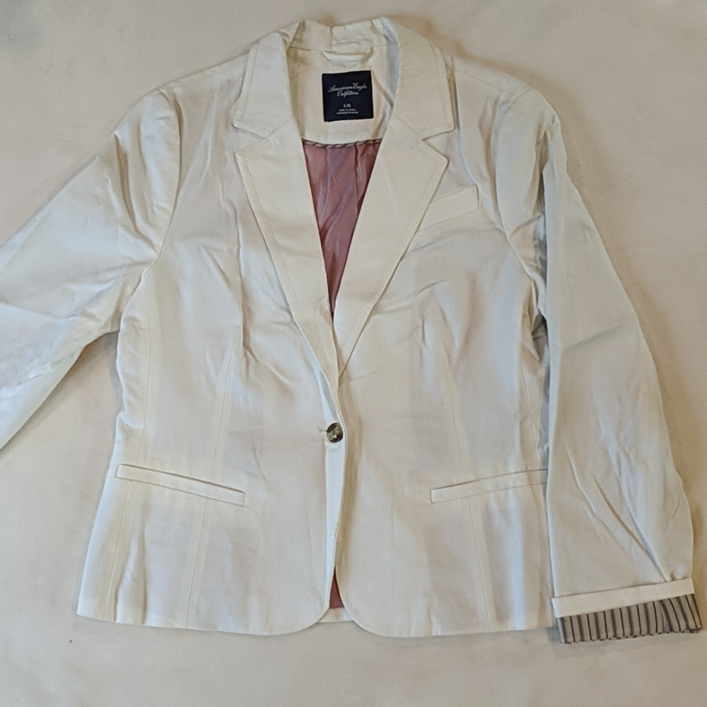 American Eagle white lined blazer